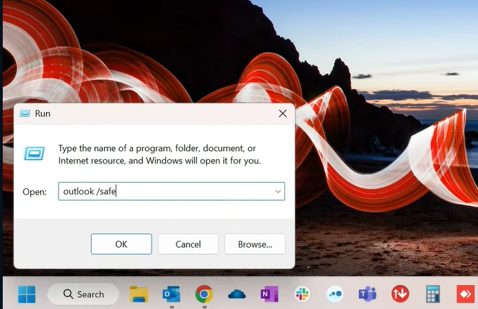 type outlook /safe, and press Enter